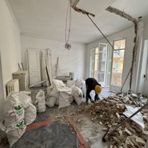Artisan fiable sélectionné par courtier en travaux